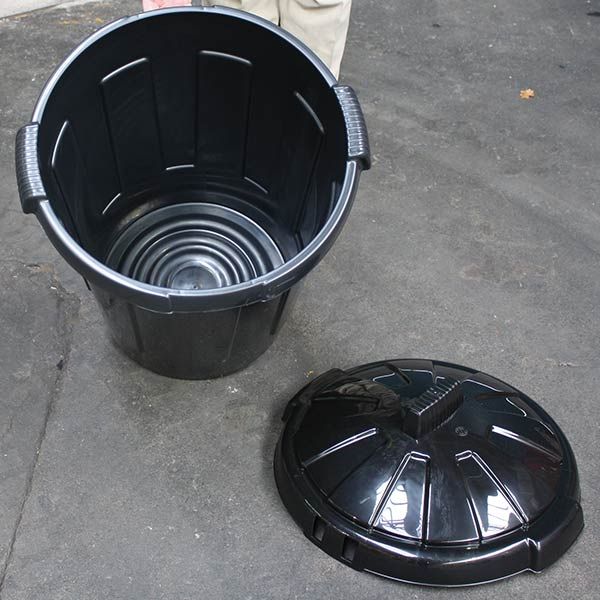 Black plastic dustbin online